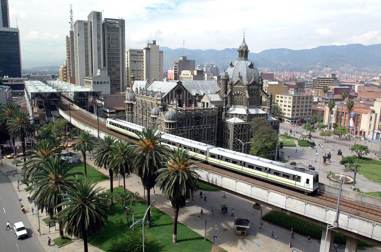 San Peter Apartments Medellin Exterior photo